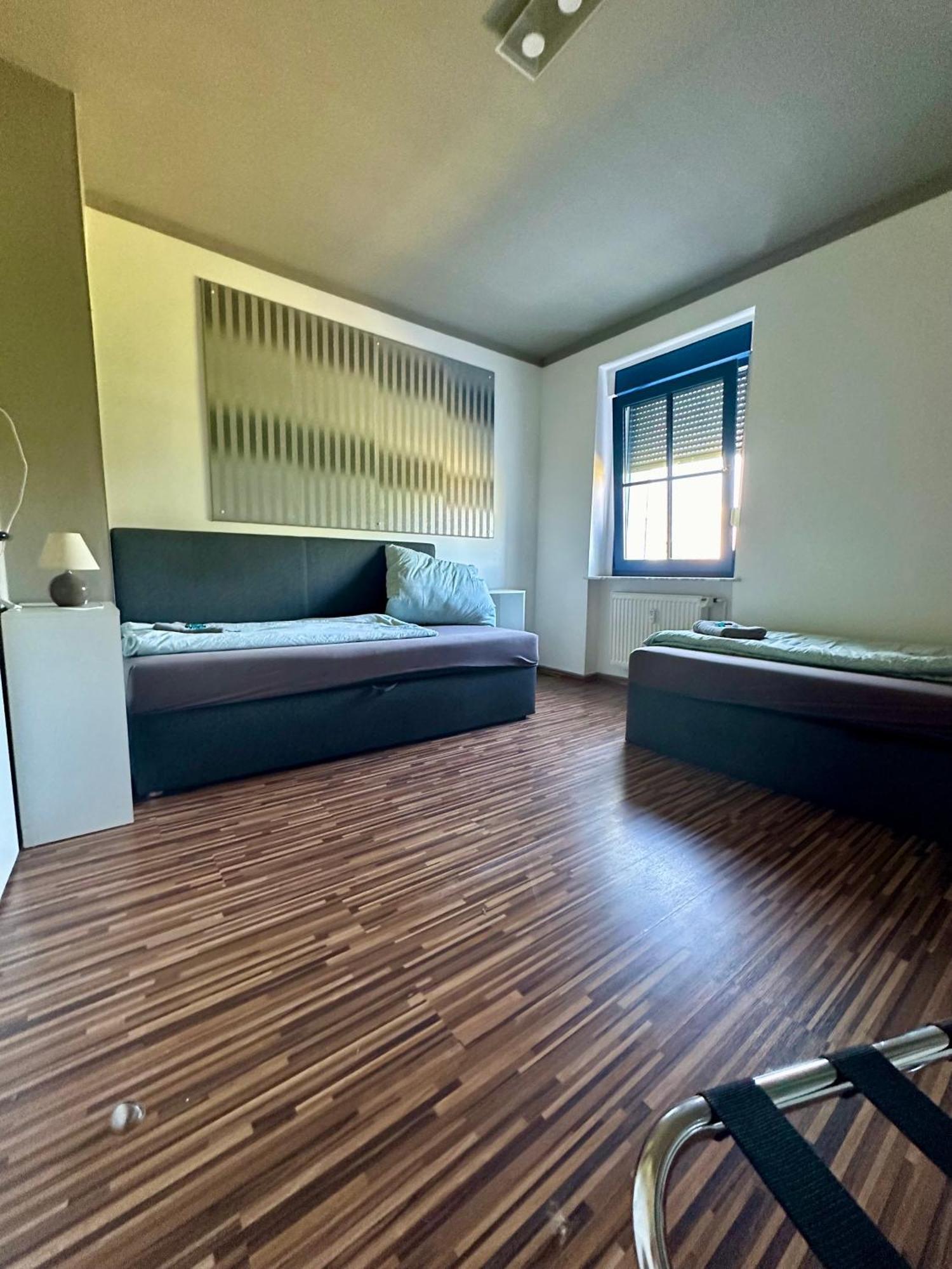 Monteurwohnung Am Flughafen Schkeuditz Luaran gambar
